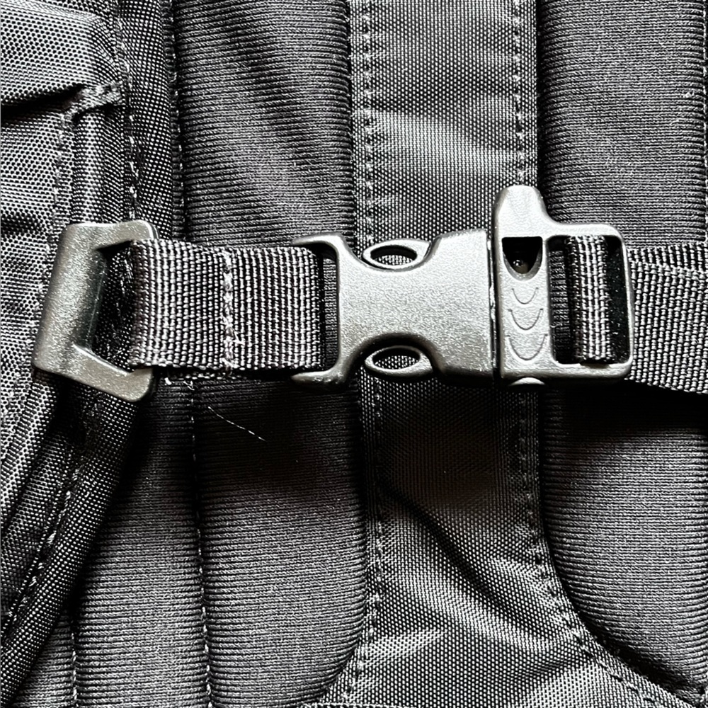 The North Face | Black 24L Mainframe Laptop Backpack - Picture 7 of 9